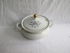 soupière en porcelaine