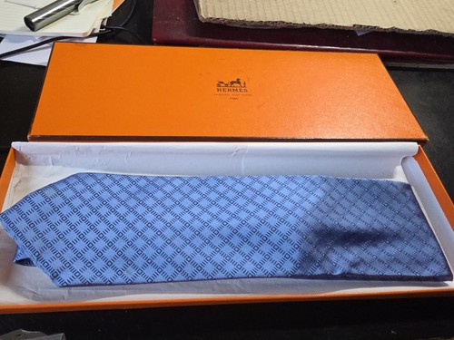 Cravate hermes dans boite - cravate,