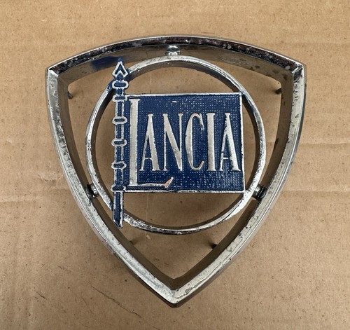 Front grill emblem - emblem, lancia