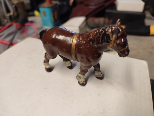 Cheval trait plomb creux - plomb,
