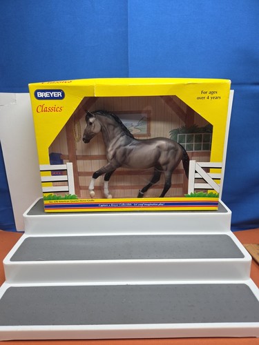 Breyer classics model horse - model,