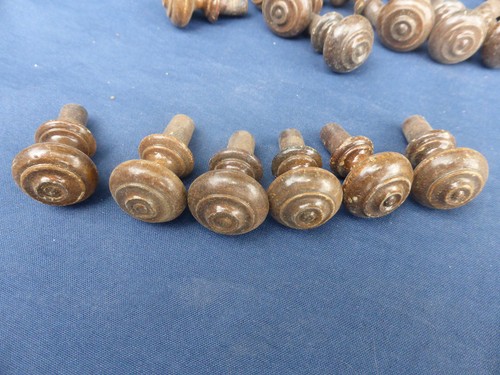 Boutons bois tourné - , ancien