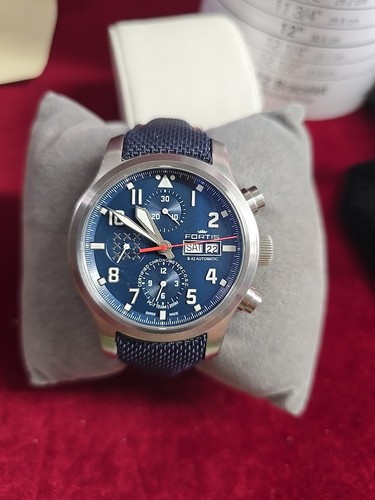 Fortis aeromaster swiss - pc-7,