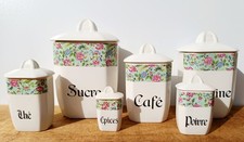 Pot à épices anciens en