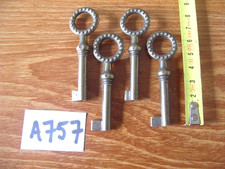 LOT A757 DE 4 CLÉ CLÉS CLEFS