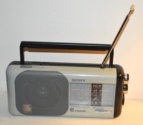 Ancienne radio portable sony - ancienne,