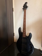 Guitare basse électrique