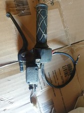 Maitre Cylindre, Poignée D