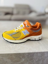 new balance 2002r Oranges et jaunes 42 jamais portées Exclu 🇺🇸 boîte d’origine