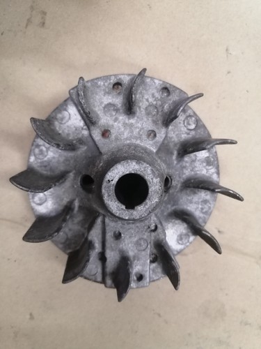 Volant moteur - , (origine)