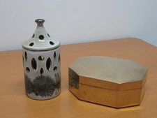 LOT D'UNE BOÎTE EN LAITON +