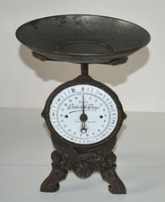 Ancien balance cuisine fonte