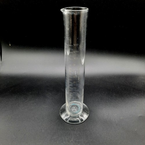 Ancienne eprouvette verre - , avec