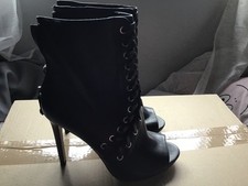 3 paires chaussures GUESS