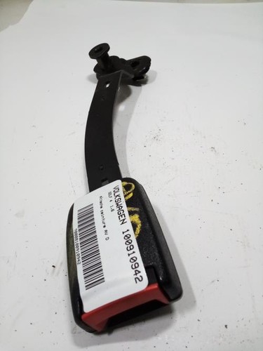 Attache ceinture avant - , droit