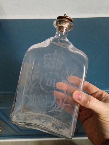 Belle carafe bouteille - carafe, en