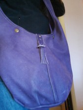 Sac besace en cuir violet Le