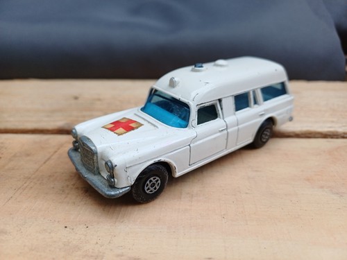 Voiture miniature matchbox - voiture,