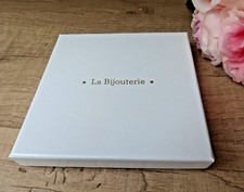 Ecrin, boites à bijoux pour parure, collier, bague et boucles d'oreilles