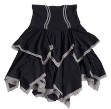 ​ Jupe noire volants