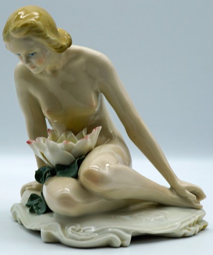 Nude lady figurine with - lady, large