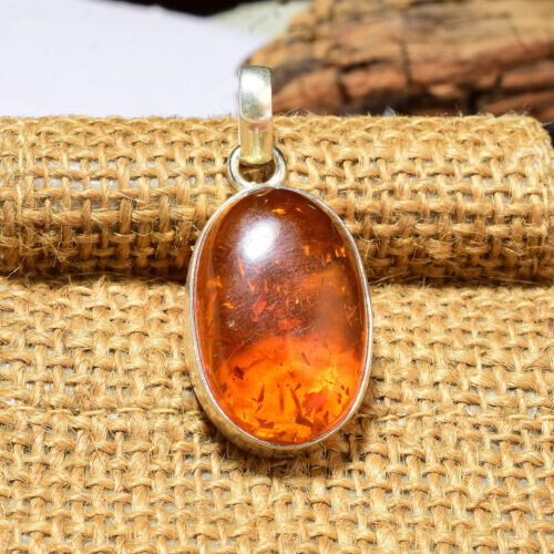 Pendentif médaillon fait - pendentif, main