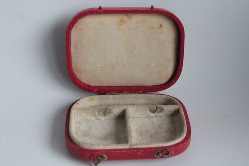 Ancien écrin pour - , bijoux