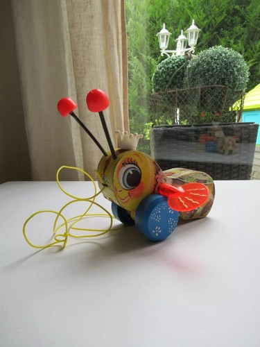 Ancienne abeille a - ancienne,