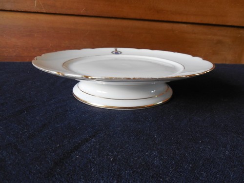 Assiette piedouche en - a,