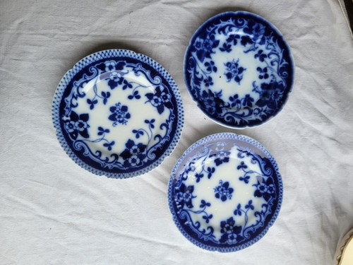 Lot assiettes porcelaine - lot,