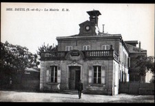 MOURNING-LA-BARRE (95) animated town hall circa 1920