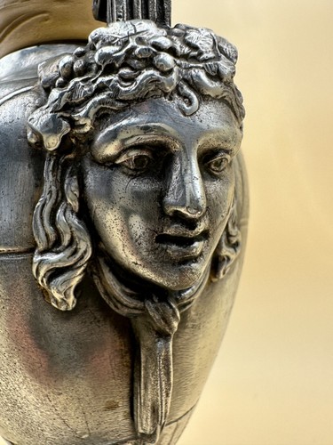 Ancienne lampe aux deux