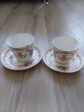 PAIRE DE TASSES PORCELAINE