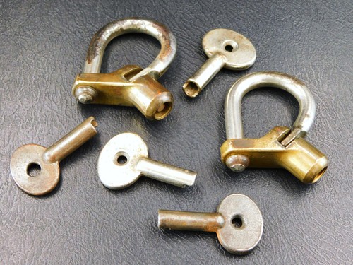 Lot anciens cadenas - lot,