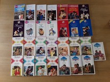 Lot 29 Livres HARLEQUIN 32