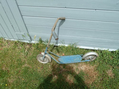 Ancienne trottinette - ancienne,