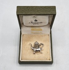 Bijou broche pin’s théière en argent massif Minerve signé Christofle XXème