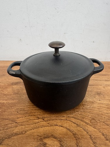 Petite cocotte noire - petite,