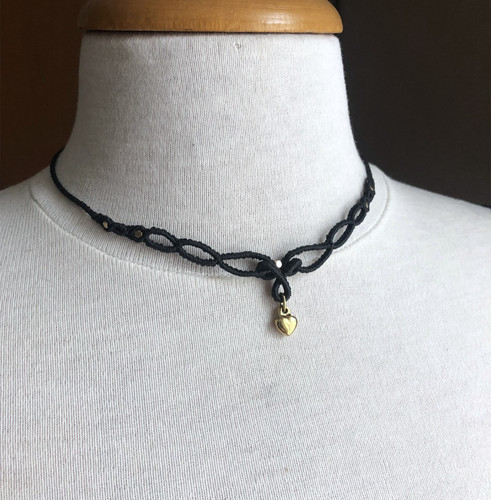 Collier macramé entrelacé