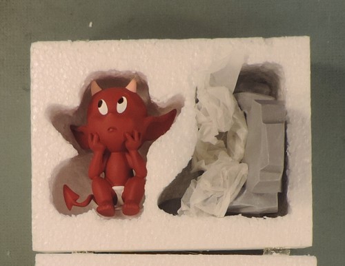 Hot stuff trone figurine - hot,