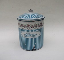 Pot à épices en tôle