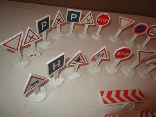 Lot panneaux de - de, 25