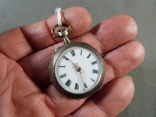 Jolie MONTRE de COL , montre