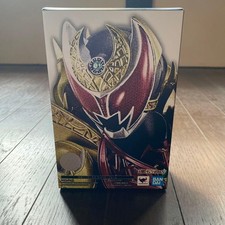 Sculpture sculpture figurine en forme d'empereur Kiva True Bone Kamen Rider