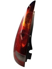 Feu arriere principal gauche