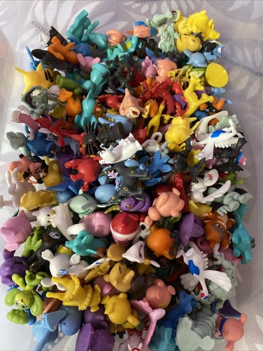 Lot figurines pokemon - 20,