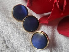 Trio boutons anciens en metal