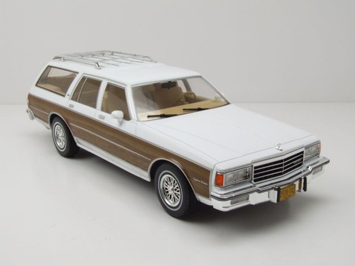 Chevrolet caprice estate white - estate,