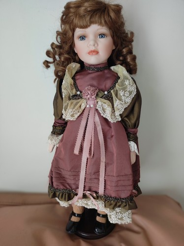 Poupée porcelaine style - poupée,