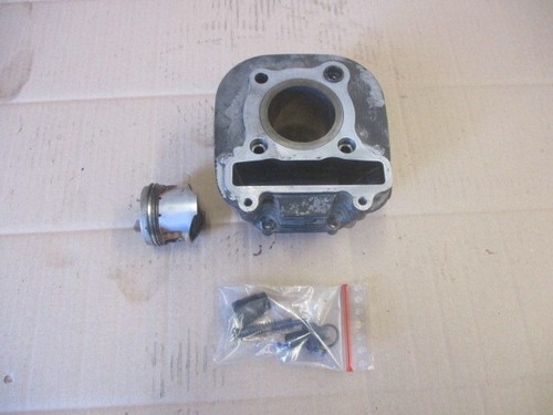 Cylindre piston pour - /,